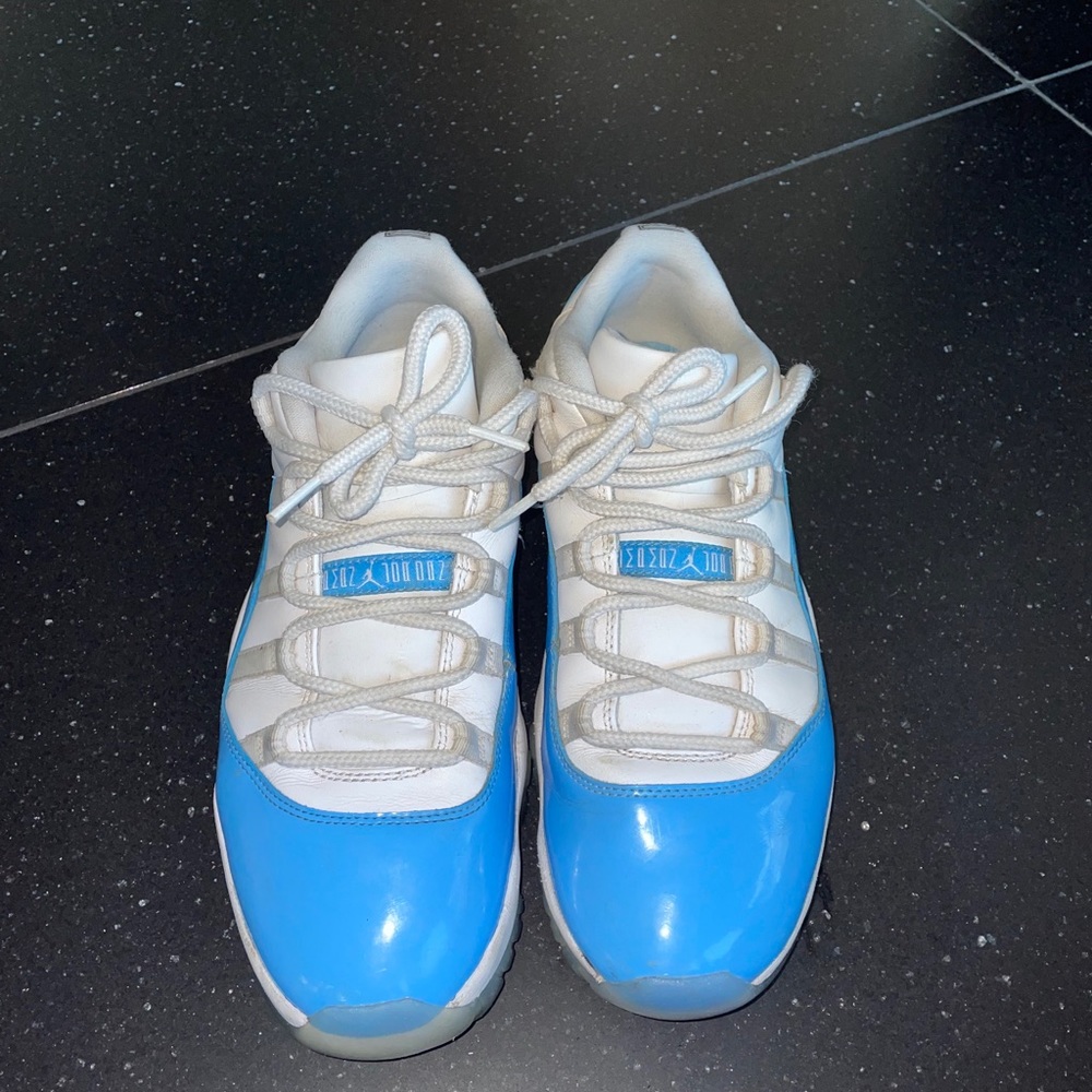 Jordan 11 Low UNC 2017